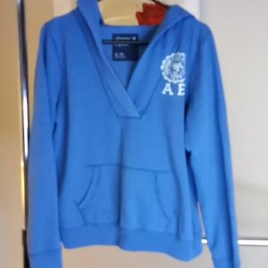 Blue low v-neck hoodie